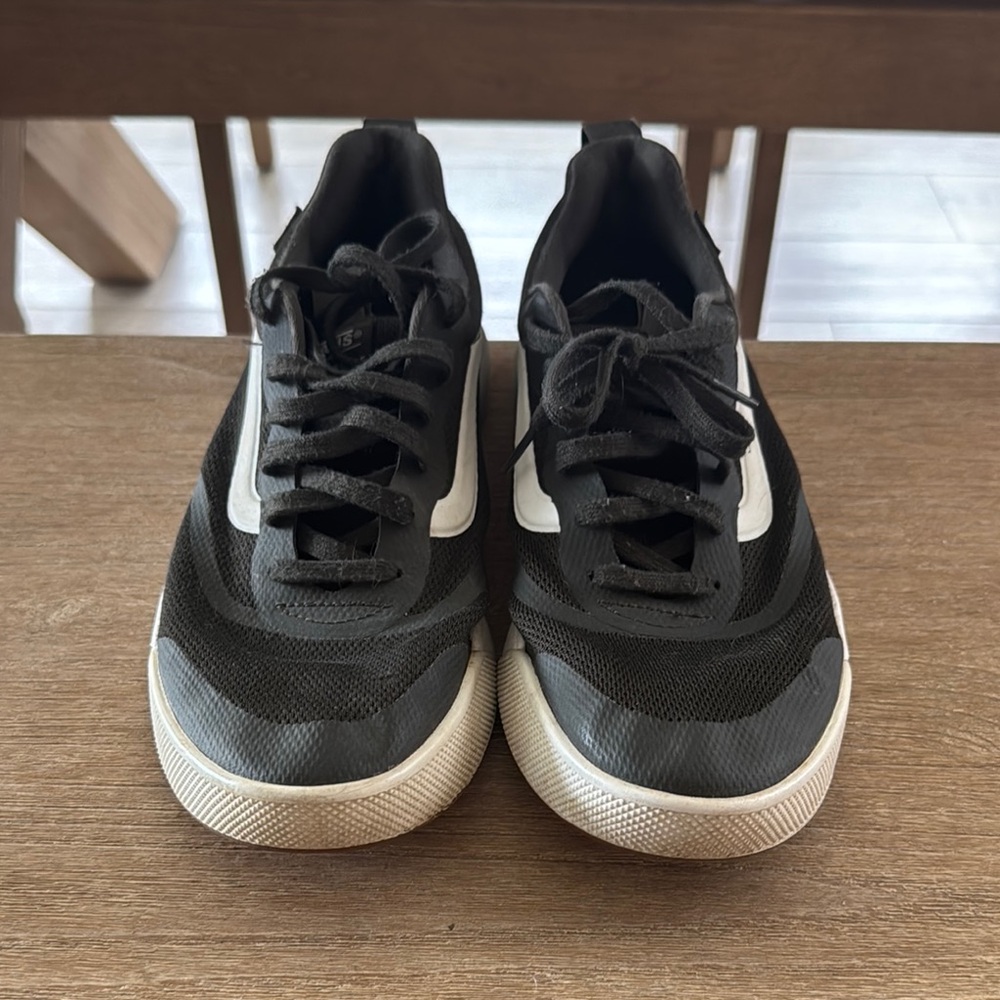 Vans Green and Black Athletic Shoes with Durable Design